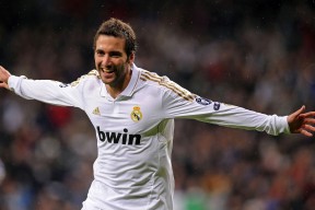 开云电竞赛事-中场控制关键如何影响比赛节奏掌控，中场阶段